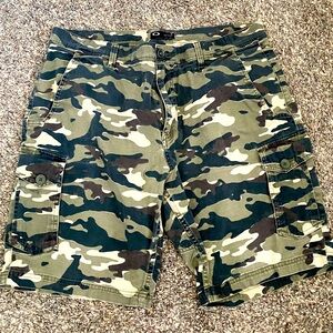 Men’s Size 40 waist Oakley camo shorts